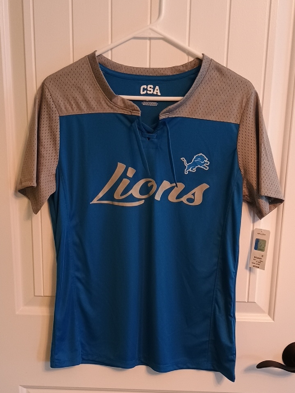 Brand New Women's Size Medium Detroit Lions Blue and Gray Team Athletic Top